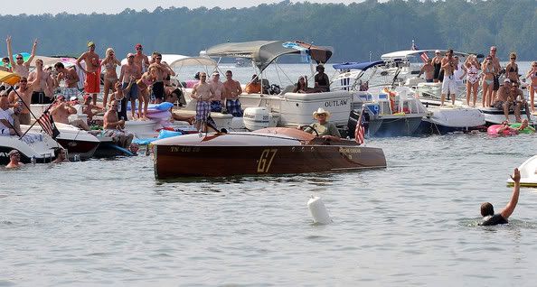 Boat Peeps - Check out Alan Jackson's old wooden boat - CorvetteForum
